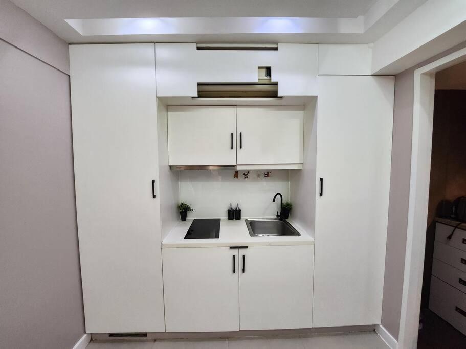 Enjoy Bgc Sunset And Golf Course View 2 Bedroom Loft With 100Mbps Internet Connection Manila Exterior foto